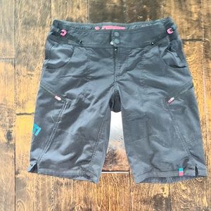 NWOT Yeti Mountain Bike Shorts